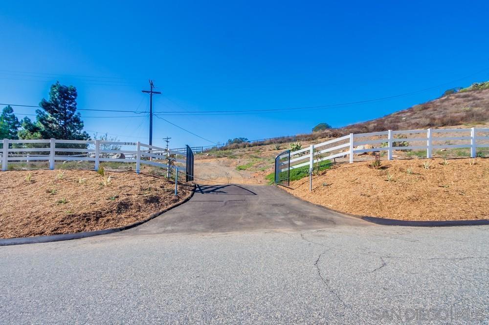 MLS #250032615SD img 1