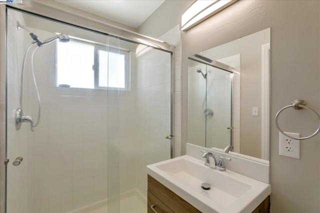 7942 Vomac Rd, Dublin CA: https://media.crmls.org/mediaz/07c882f1-8e68-44b7-bca5-92cf984df4e2.jpg