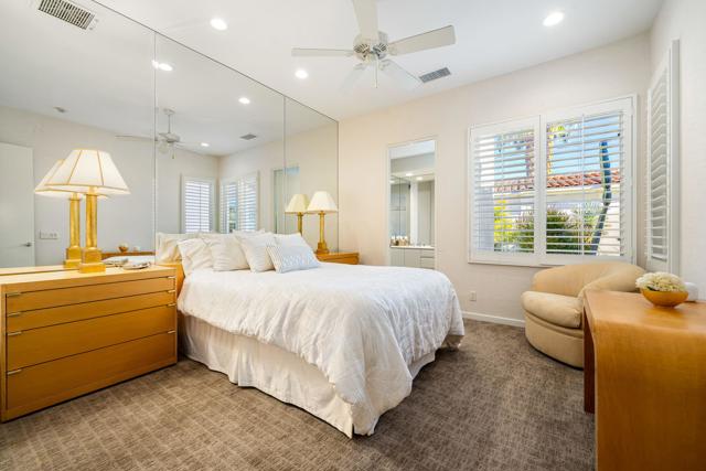 443 Tomahawk Drive, Palm Desert CA: https://media.crmls.org/mediaz/07c8a614-0aca-446a-80f3-e147343a2a84.jpg