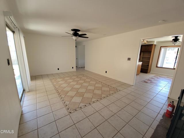 224 W Santa Paula Street, Santa Paula CA: https://media.crmls.org/mediaz/07ca3b4c-5f2c-4d0d-8837-3d73e1675a5e.jpg