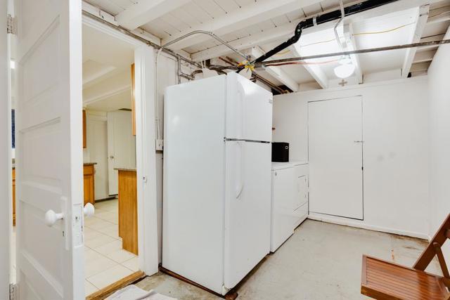 2001 Cathedral Drive, Aptos CA: https://media.crmls.org/mediaz/07ca4e56-aec5-4a59-b2d9-4708b96b9743.jpg