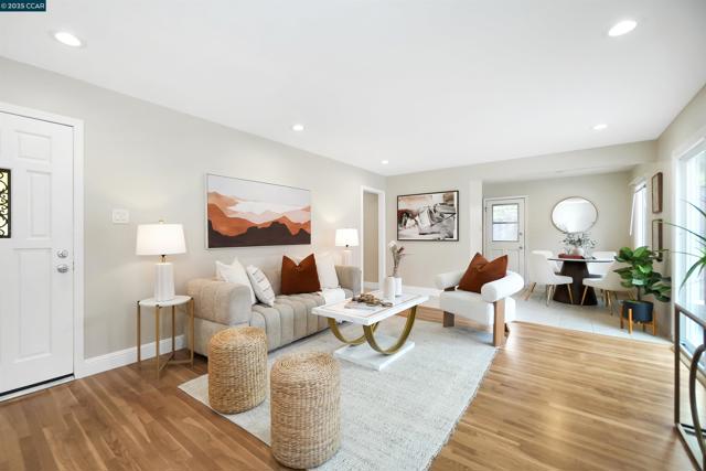 2951 Estates Ave, Pinole CA: https://media.crmls.org/mediaz/07ca8b5e-1908-47c3-9848-f8f99220a7ca.jpg