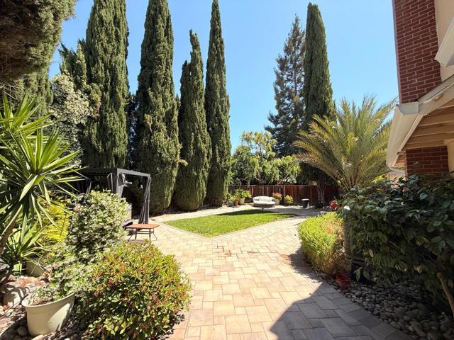 3821 Abbey Court, Campbell CA: https://media.crmls.org/mediaz/07cba743-8a9e-456a-aff5-c238f6f261f3.jpg