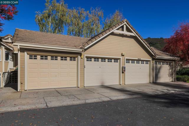 4701 Terra Granada Dr, Walnut Creek CA: https://media.crmls.org/mediaz/07cbaf2b-125b-4dde-aeb9-4f524e3e5f49.jpg