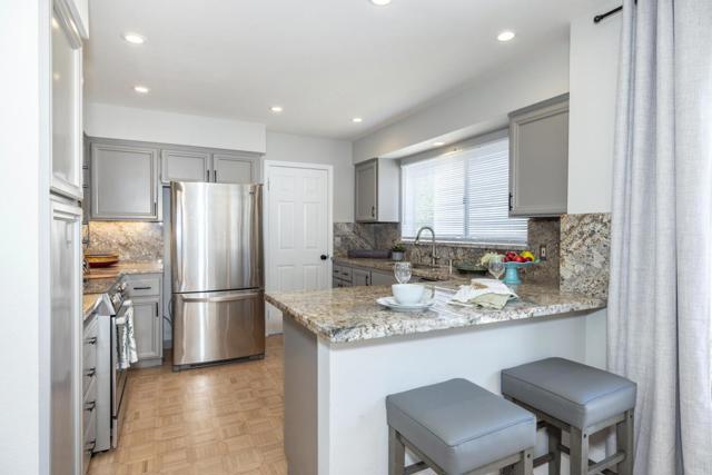 604 Waterbury, Foster City CA: https://media.crmls.org/mediaz/07cbf250-5ac3-400a-88f1-135be0fe429a.jpg