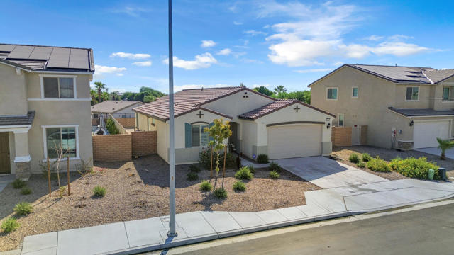 50610 Calle Cebrino, Coachella CA: https://media.crmls.org/mediaz/07cc8eae-3765-4302-87cb-e1257da72a48.jpg