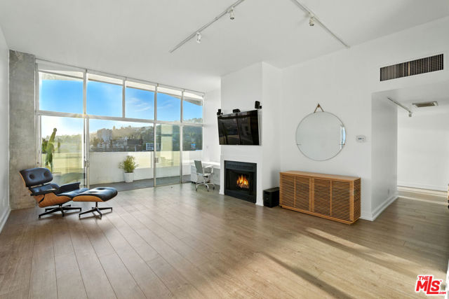 1155 N La Cienega Boulevard, West Hollywood CA: https://media.crmls.org/mediaz/07cc914a-32f2-4540-a172-cc3e8bcc415d.jpg