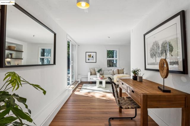 4479 Elinora Ave, Oakland CA: https://media.crmls.org/mediaz/07cd0545-8406-4ff9-b0d0-16a00664c0a8.jpg