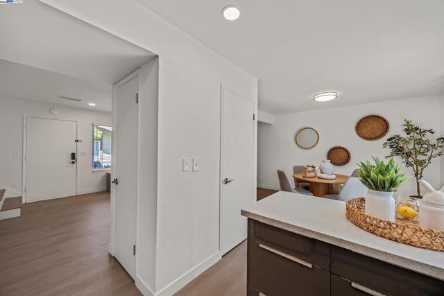 4672 Balboa Way, Fremont CA: https://media.crmls.org/mediaz/07cdfc57-803a-404f-8e2a-09d033df461e.jpg