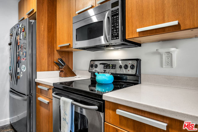 428 Hill Street, Santa Monica CA: https://media.crmls.org/mediaz/07cec6ec-eb7a-49de-92cc-c5ac3e3182ab.jpg
