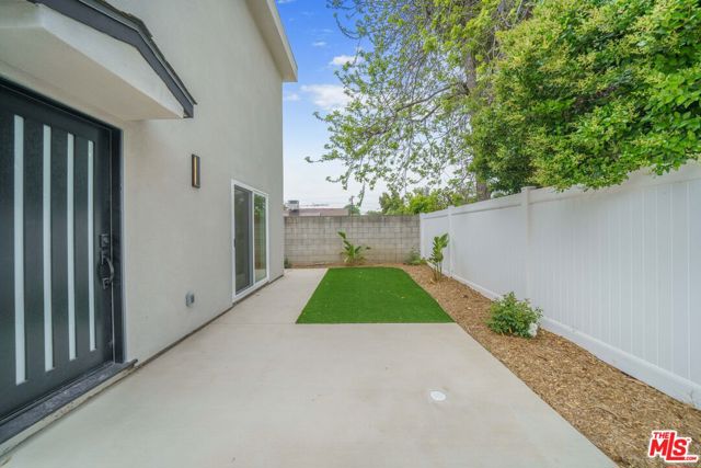 6835 Yolanda Ave, Reseda CA: https://media.crmls.org/mediaz/07cfb2f3-e4c5-4585-ab2c-03479a6eb78d.jpg
