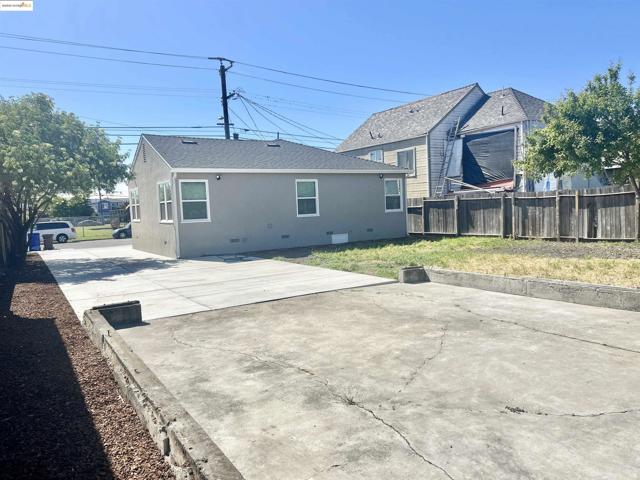 518 4th Street, Richmond CA: https://media.crmls.org/mediaz/07d046c0-3ecb-4094-98b8-63700e9c328d.jpg