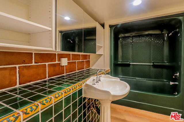 3131 & 3135 Oakcrest Drive, Los Angeles CA: https://media.crmls.org/mediaz/07d07d02-8051-46fb-a454-caabc98b4a5d.jpg