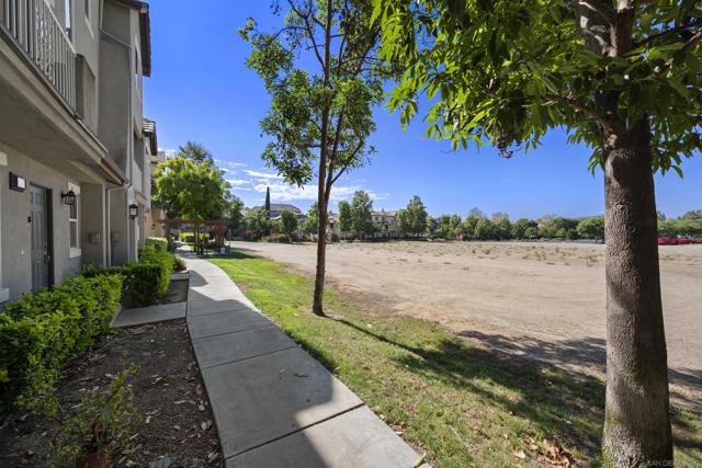 2745 White Pine Ct, Chula Vista CA: https://media.crmls.org/mediaz/07d0a9ce-0d11-4399-9284-b4eb07f93972.jpg