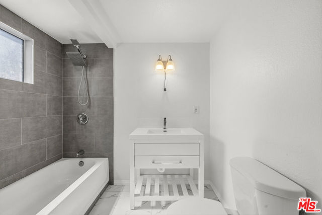 7853 Bothwell Road photo 20