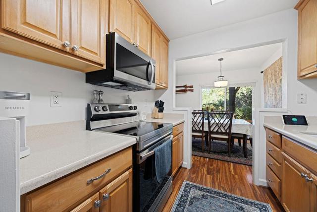 3350 La Mesa Drive, San Carlos CA: https://media.crmls.org/mediaz/07d244f0-3a1f-4c8a-92c7-873873b6db85.jpg