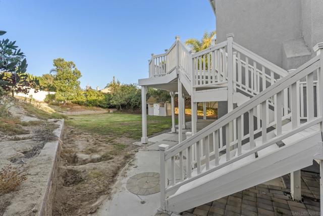 1328 Woodhaven Dr, Oceanside CA: https://media.crmls.org/mediaz/07d2b7eb-1843-4aac-953f-9cd9f2cb47b7.jpg