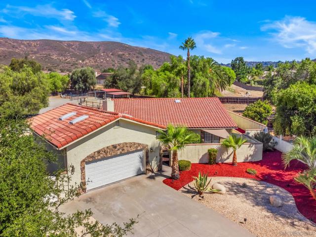 16345 Bassett Ct, Ramona CA: https://media.crmls.org/mediaz/07d38d07-51ab-42a8-bccc-7622b92f47bd.jpg