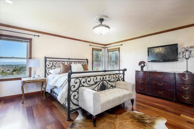 1720 Hillman Avenue, Belmont CA: https://media.crmls.org/mediaz/07d39b73-94e7-4fdc-a264-618742edb109.jpg