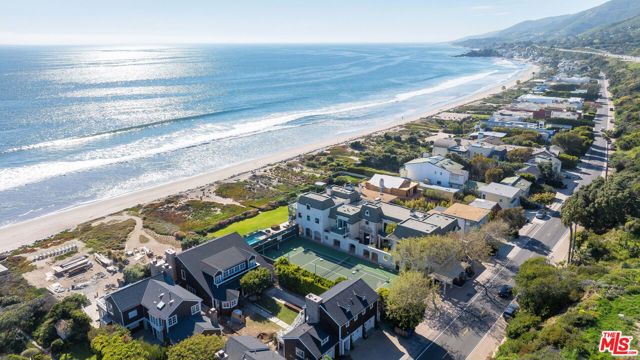 0 Broad Beach Road, Malibu CA: https://media.crmls.org/mediaz/07d3a942-221e-40ea-af96-e997efa73c43.jpg