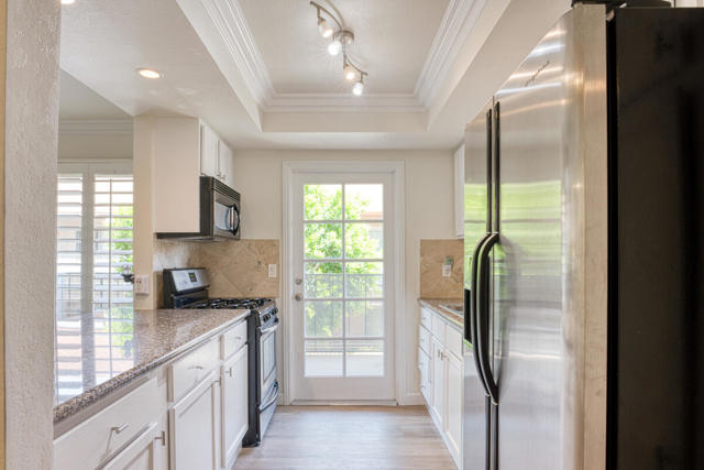 400 N Sunrise Way, Palm Springs CA: https://media.crmls.org/mediaz/07d3b22b-29c7-4008-b95f-4cf6ce14e001.jpg