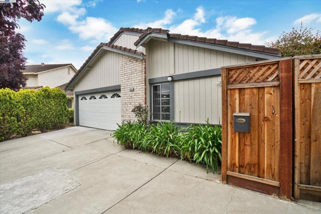 4909 Romeo, Fremont CA: https://media.crmls.org/mediaz/07d4b25a-8468-4630-b158-4af06c35b5b3.jpg