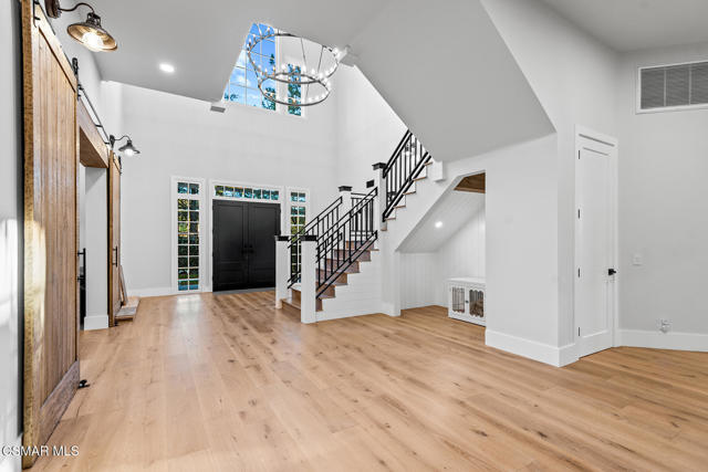 28845 Countryside Drive, Agoura Hills CA: https://media.crmls.org/mediaz/07d4cc82-e707-4a4b-800e-c01b2a3c90ab.jpg