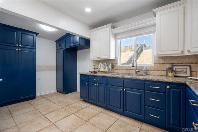 Detail Gallery Image 11 of 22 For 5080 Solola Ave, San Diego,  CA 92113 - 3 Beds | 2 Baths