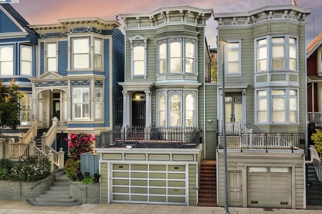 2070 Bush St, San Francisco CA: https://media.crmls.org/mediaz/07d6106a-5c3a-479a-bf1e-968123baf6e5.jpg