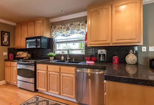 647 N 2nd Street, San Jose CA: https://media.crmls.org/mediaz/07d63843-bb14-434f-91cc-76b409de8731.jpg