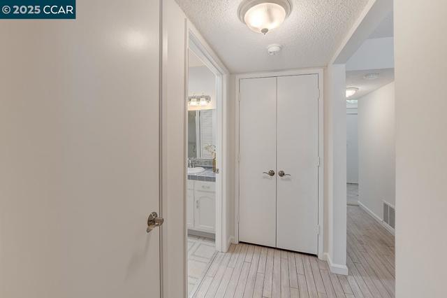 1517 Oakmont, Walnut Creek CA: https://media.crmls.org/mediaz/07d6a1a4-7d95-4c18-b552-5145c0de5d3c.jpg