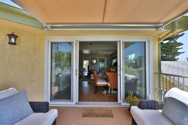 Detail Gallery Image 7 of 21 For 810 D Avenue, Coronado,  CA 92118 - 2 Beds | 1/1 Baths