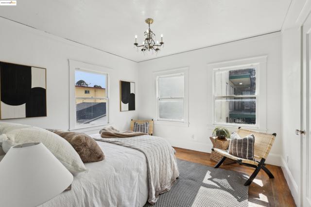 3064 E 15Th St, Oakland CA: https://media.crmls.org/mediaz/07d6d30b-62a8-4e13-a5e5-9c67c698f6be.jpg