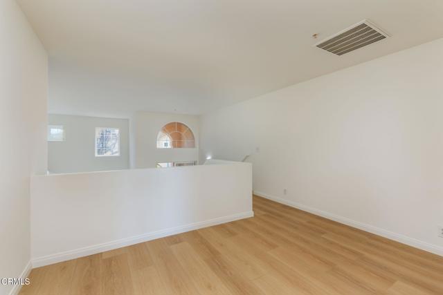 1132 Mooring Walk, Oxnard CA: https://media.crmls.org/mediaz/07d6e560-bd72-42b5-9493-b85779a00760.jpg