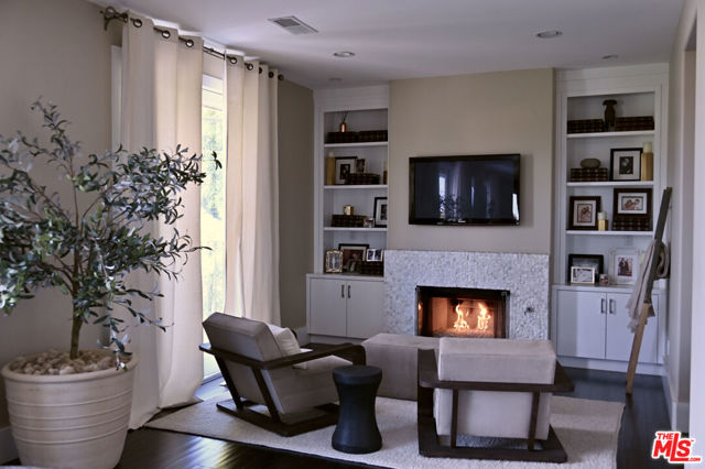 9515 Kirkside Road, Los Angeles CA: https://media.crmls.org/mediaz/07d7063b-fdbb-477e-b65c-26c583d8a81d.jpg