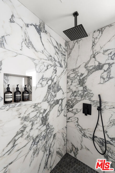 21715 Rambla Vista, Malibu CA: https://media.crmls.org/mediaz/07d73117-d1ed-41a1-98c1-b123daf5de09.jpg