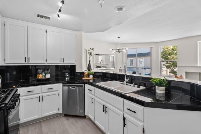 700 Baltic Circle, Redwood City CA: https://media.crmls.org/mediaz/07d81197-3793-48e9-aae2-8c32793ec9a0.jpg