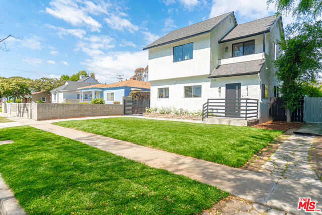 2912 Greenfield Avenue, Los Angeles CA: https://media.crmls.org/mediaz/07d891de-c75e-40f7-8c2b-1bc83acec9c7.jpg