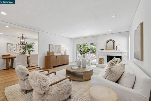 718 AUGUSTA DRIVE, Moraga CA: https://media.crmls.org/mediaz/07d968c1-5250-457a-b445-b2c5b3ea6968.jpg
