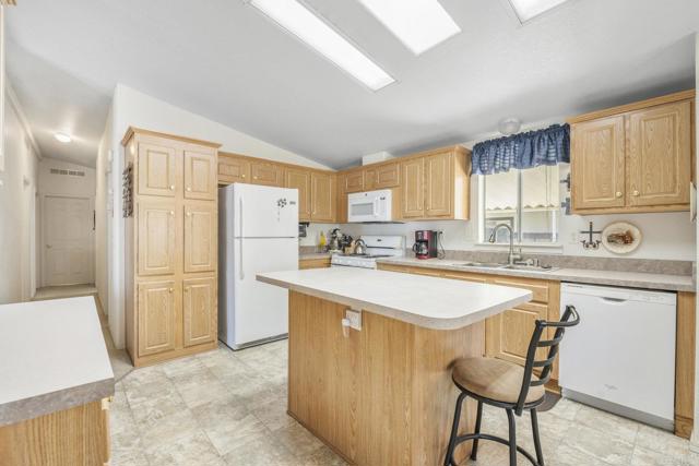 Detail Gallery Image 4 of 37 For 525 W El Norte Pkwy #301,  Escondido,  CA 92026 - 3 Beds | 2 Baths