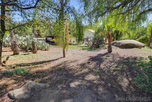602 Starbright Ln, Alpine CA: https://media.crmls.org/mediaz/07d9fc0d-cef3-45fd-bad3-cec049c44f56.jpg