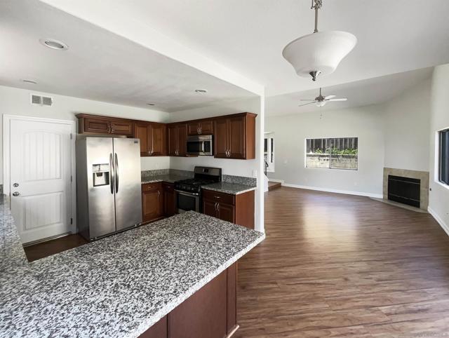 7922 Sunset Ter, Lemon Grove CA: https://media.crmls.org/mediaz/07da1c6f-b603-42d6-9b18-1074a5a2d809.jpg