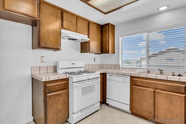 15209 Mauna Loa, Hesperia CA: https://media.crmls.org/mediaz/07da7f79-92e3-4d5d-abd1-b2bcd331940a.jpg