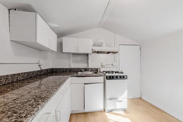 714 Tilton Avenue, San Mateo CA: https://media.crmls.org/mediaz/07da9d2c-d830-427f-ba0a-37c873dd7774.jpg
