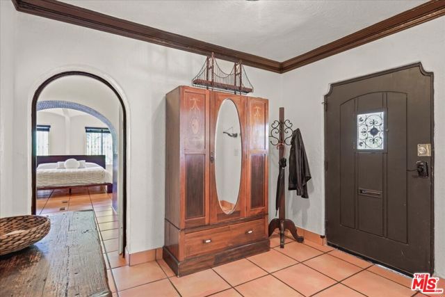 6119 Del Valle Drive, Los Angeles CA: https://media.crmls.org/mediaz/07dc5cdb-46c9-4542-b03f-3ad99b4d783f.jpg