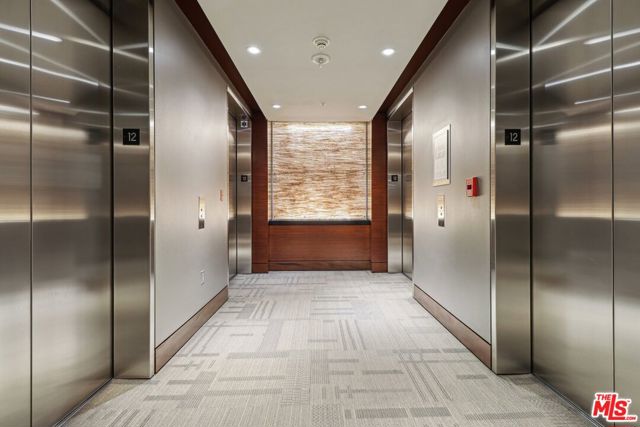 1155 S Grand Avenue, Los Angeles CA: https://media.crmls.org/mediaz/07dccb53-cc82-42cd-8235-643ac0b82e49.jpg