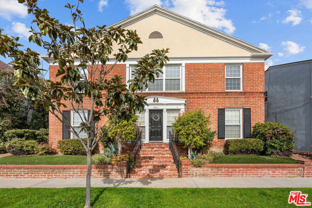 9645 W Olympic Boulevard, Beverly Hills CA: https://media.crmls.org/mediaz/07de2e02-17a7-4c56-b2f2-a58a70aef861.jpg