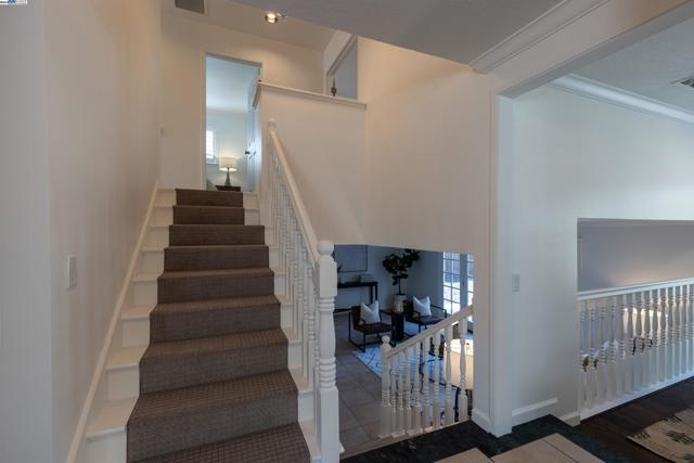 702 Sylvaner Dr, Pleasanton CA: https://media.crmls.org/mediaz/07de550e-95c0-4047-ae69-5dca5889d020.jpg