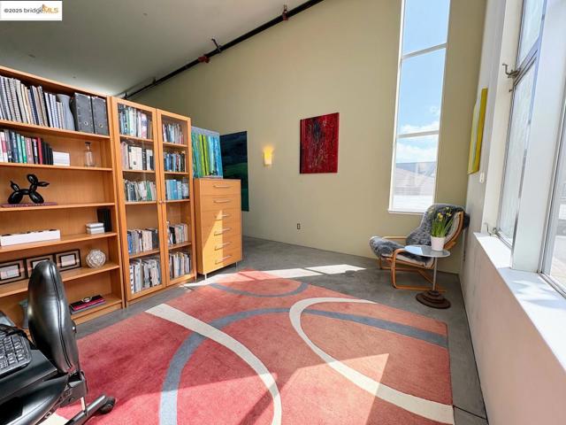701 Pennsylvania AVE, San Francisco CA: https://media.crmls.org/mediaz/07de55cc-e691-43d9-a929-a4ee8c04a85f.jpg