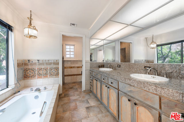 13033 Sky Valley Road, Los Angeles CA: https://media.crmls.org/mediaz/07df4c24-1479-41f3-99a0-6fe220be6f5f.jpg